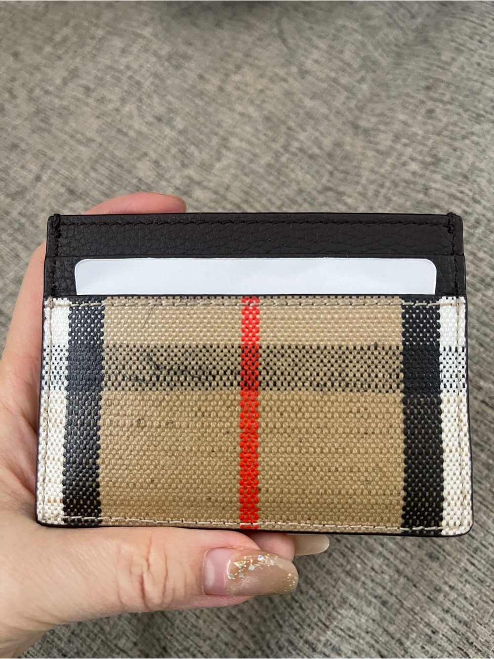 Burberry Men’s Vintage Check Card Holder in Beige and Black - Picture 3 of 4